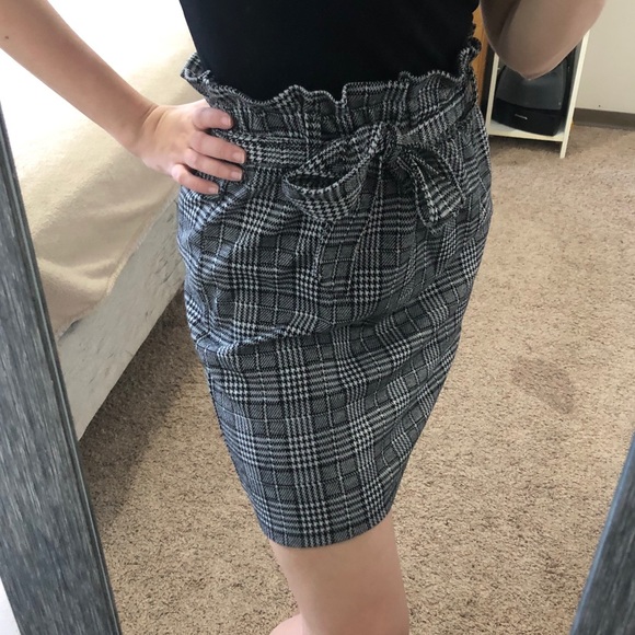 ✨ 3 for 30 ✨ Ardene paper bag skirt - Picture 3 of 4